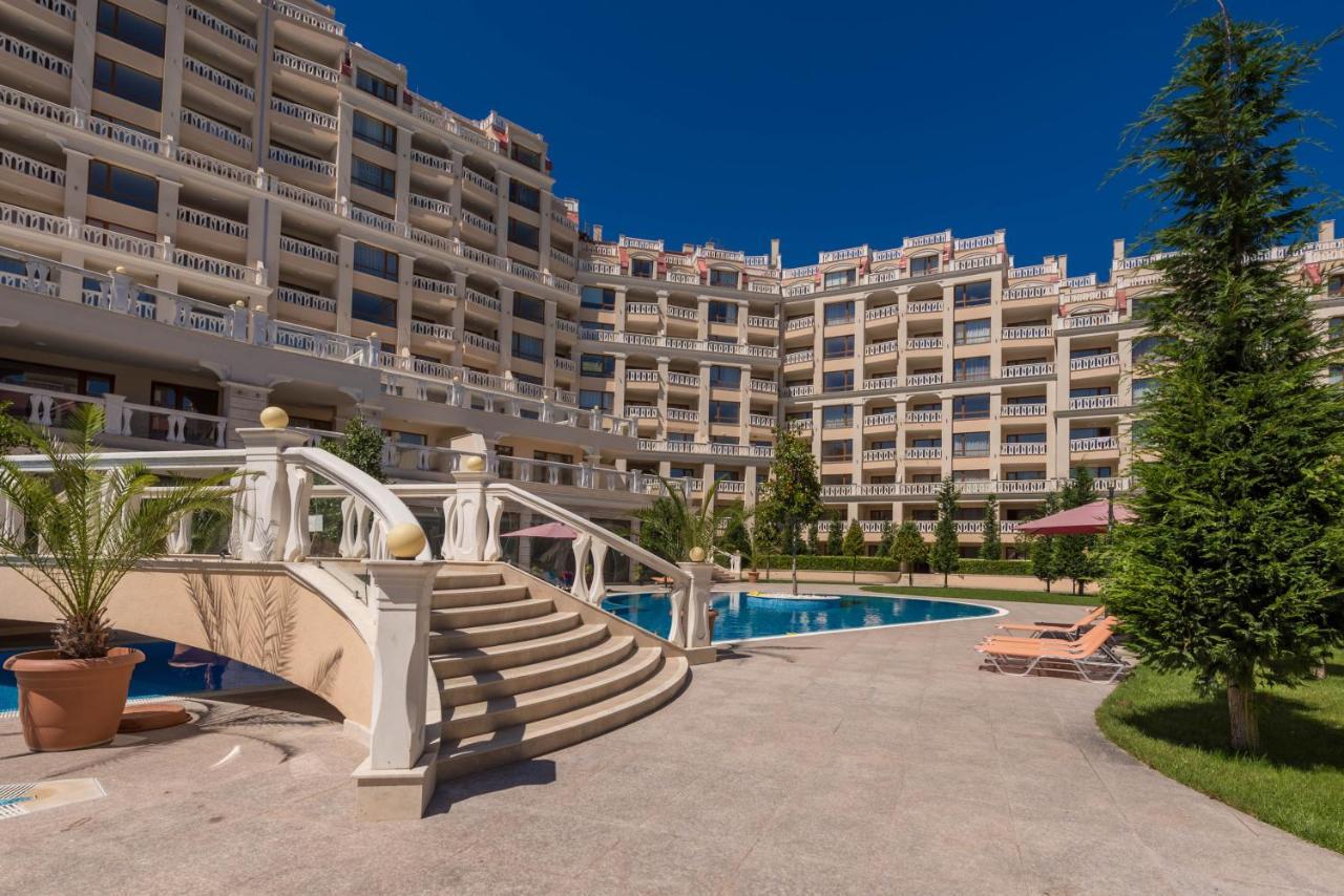 Blue Lagoon Seafront Apartments Varna Exterior foto